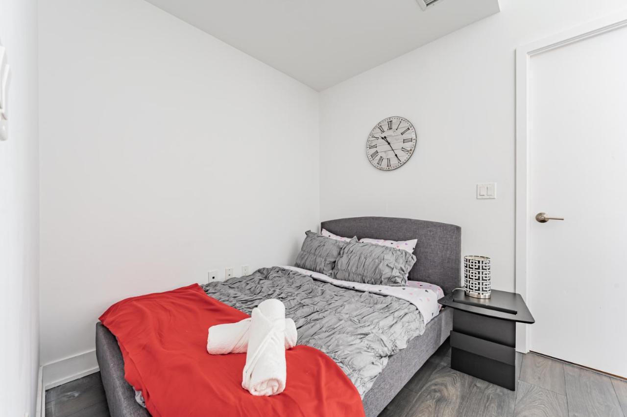Condo In Parklawn & Lake Shore With Free Parking Close To Airport Toronto Exterior foto
