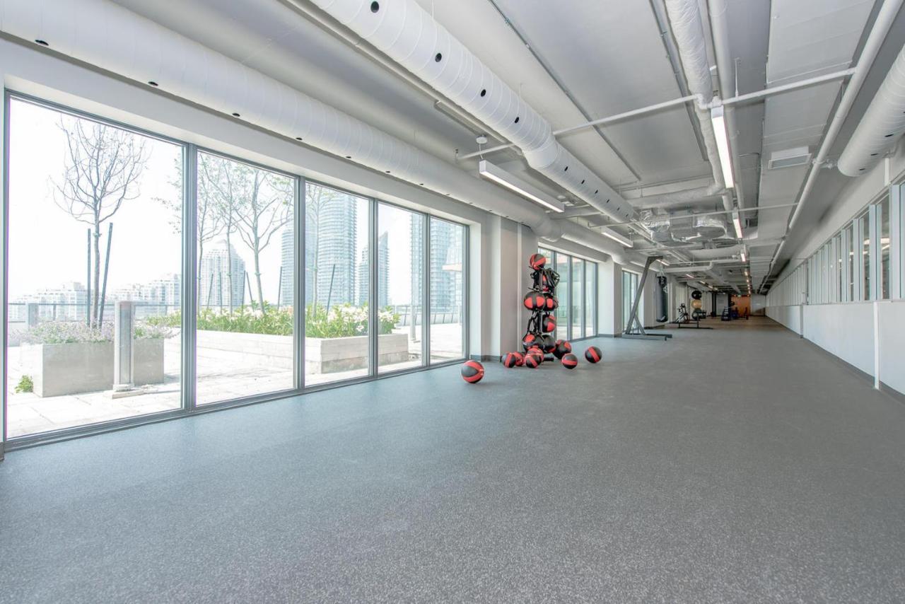 Condo In Parklawn & Lake Shore With Free Parking Close To Airport Toronto Exterior foto