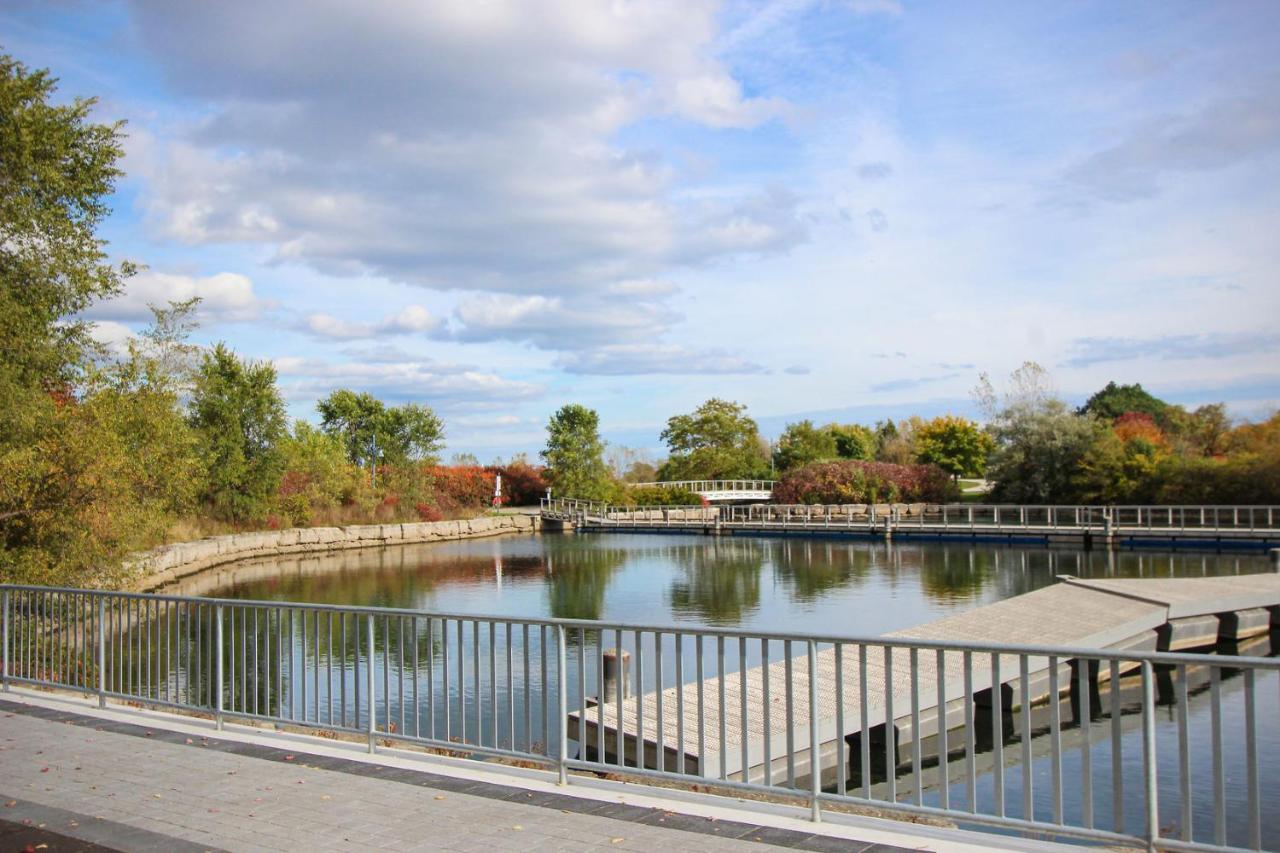 Condo In Parklawn & Lake Shore With Free Parking Close To Airport Toronto Exterior foto