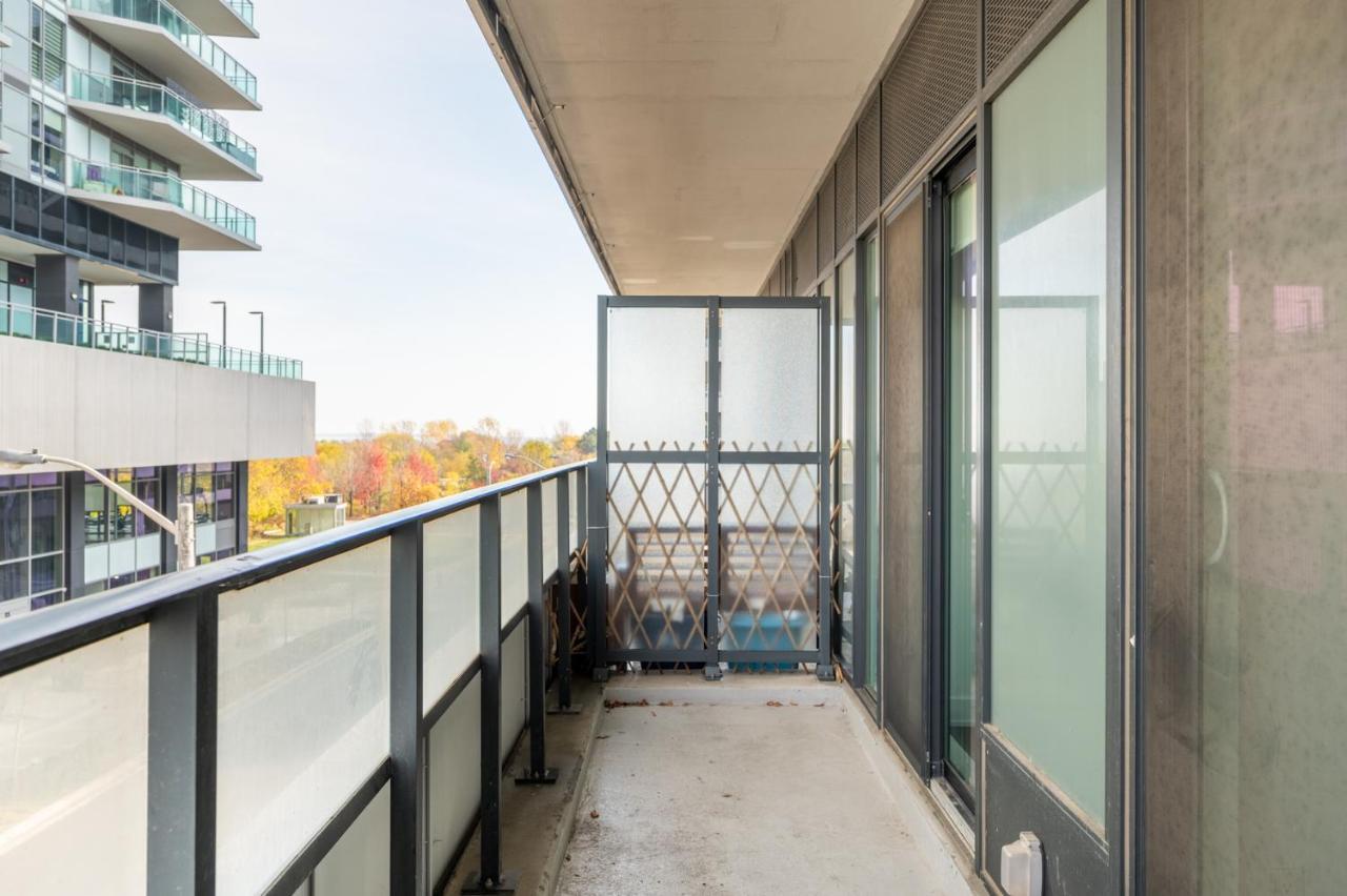 Condo In Parklawn & Lake Shore With Free Parking Close To Airport Toronto Exterior foto