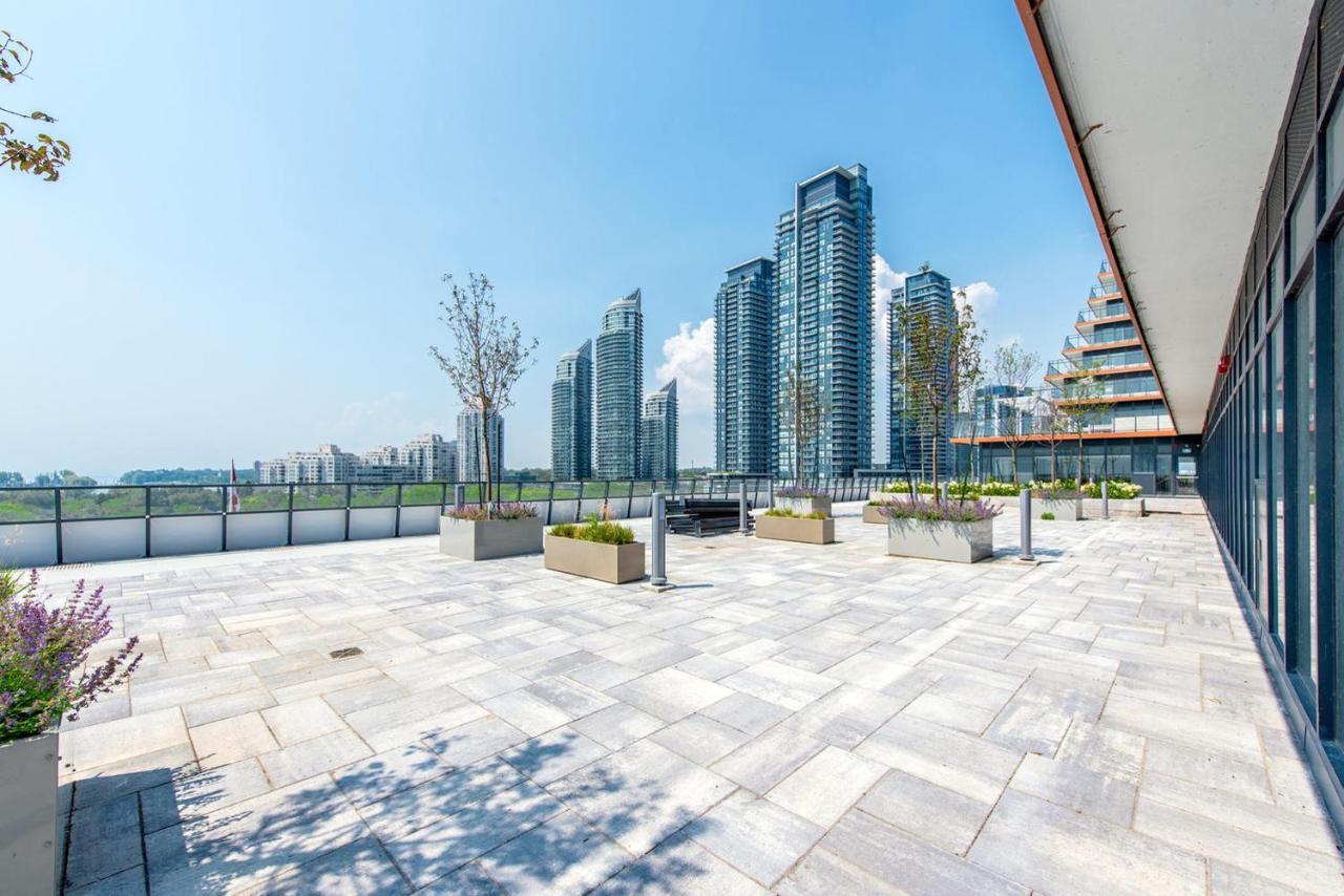 Condo In Parklawn & Lake Shore With Free Parking Close To Airport Toronto Exterior foto