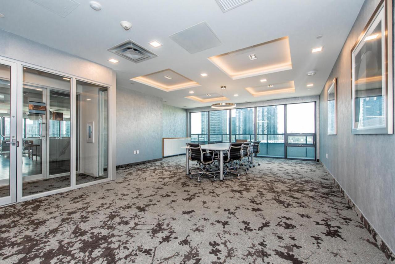 Condo In Parklawn & Lake Shore With Free Parking Close To Airport Toronto Exterior foto