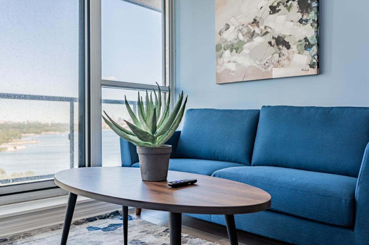 Condo In Parklawn & Lake Shore With Free Parking Close To Airport Toronto Exterior foto